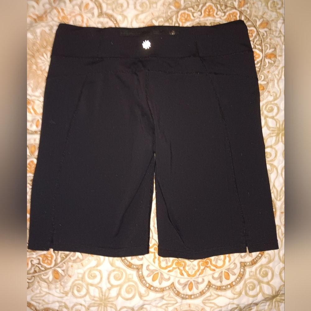 Athleta Large Yoga Shorts Like New